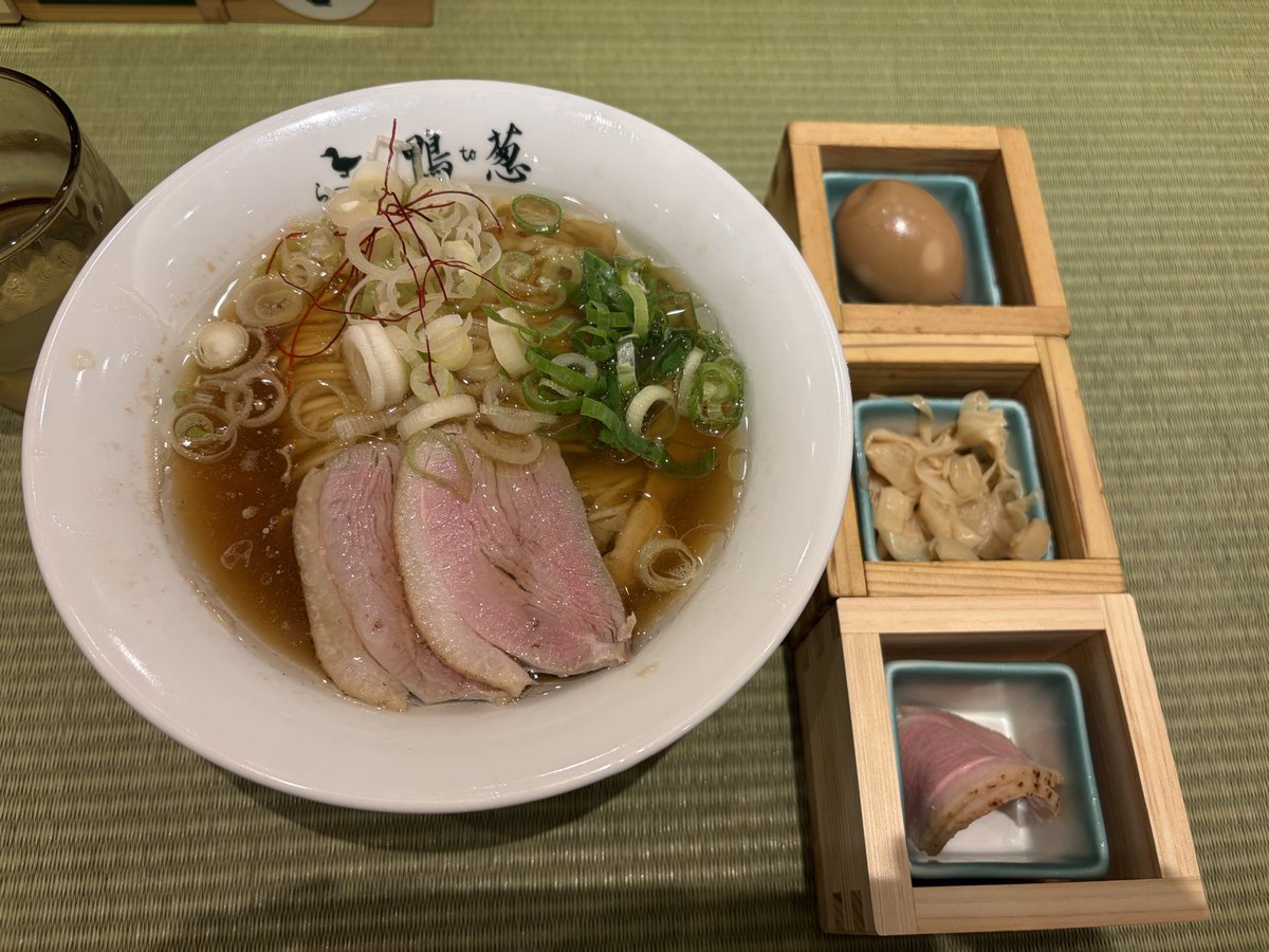 pery_ar's tweet photo. 関西に引っ越してもう5ヶ月！！人生の転機すぎる🤣大好きな福岡から出る気1ミリも無かったけど、なんだかんだ〜色々ありましてヴァロ大好きおじさんと元気に生きております🍜 https://t.co/6uhS0boFNp