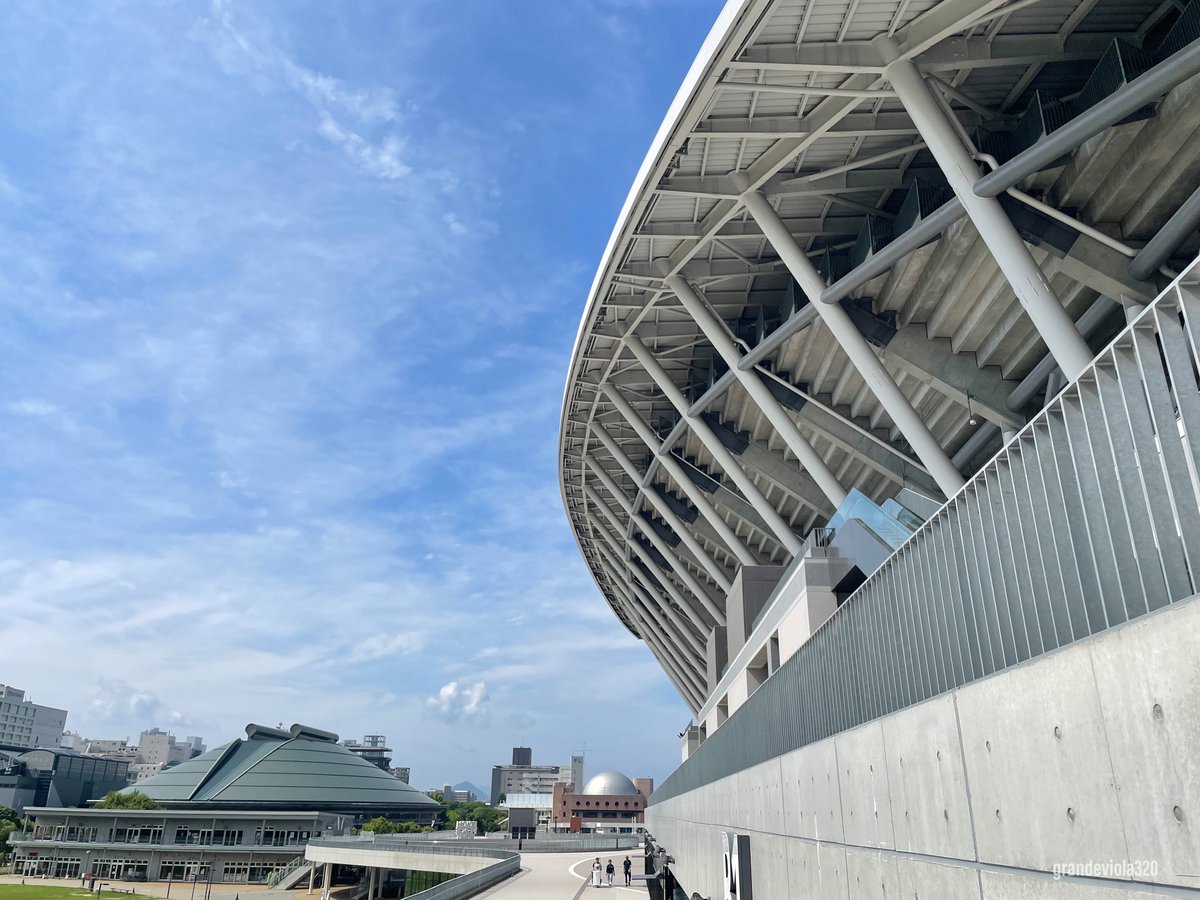grandeviola12's tweet photo. 朝エディオンピースウイング広島！

芝生が気になってたので
久しぶりにチャリ置いて散歩🚶

#ひろしまスタジアムパーク https://t.co/X8hBXZzH6d