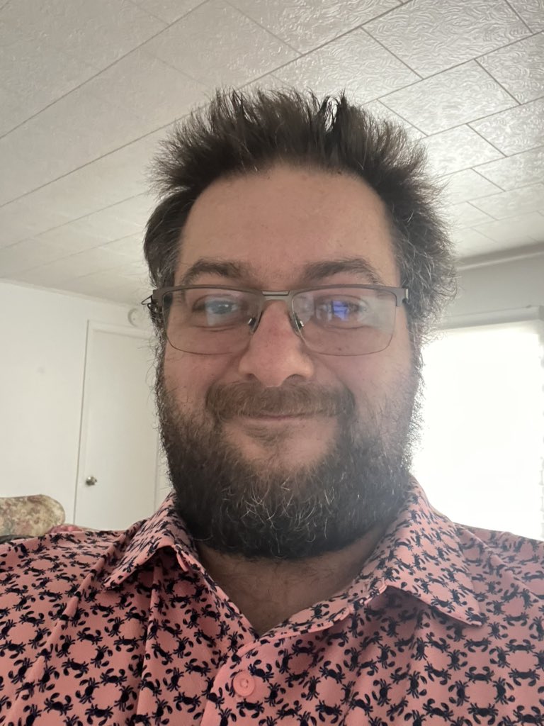 TazoMaticQC's tweet photo. I forgot to post that yesterday 

Wich one is better?
Left or right (before/after) https://t.co/kd8ffaZ7Yg