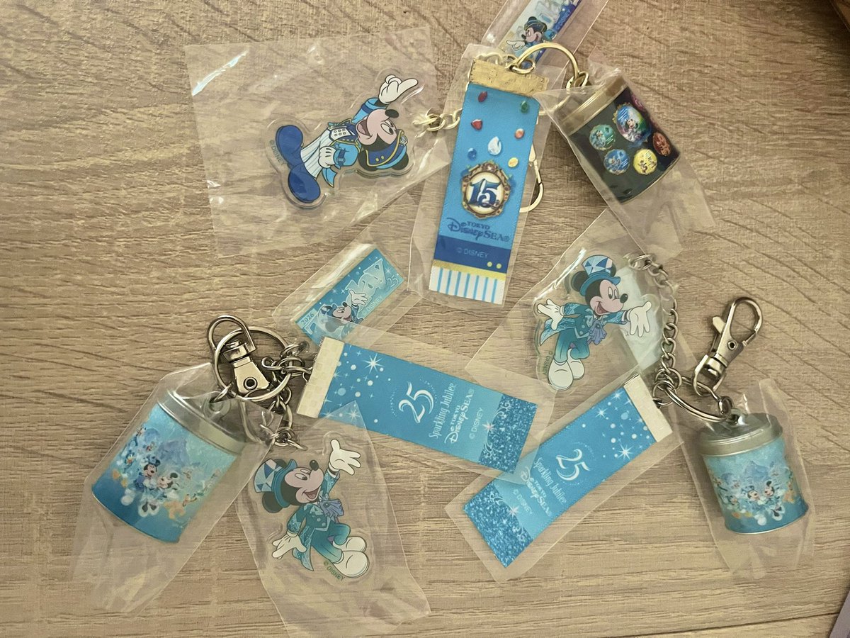 Osa___32's tweet photo. 昨日の結果（インしてた）
現地でカプセルトイぶん回すと必ず何かしらダブるんだよなw今回はジュビリーダブりでしたわw
ビマジは出なかったけどこれはこれで👍🏻
てか全部可愛い😍（限界） https://t.co/qJPpuuqWbY