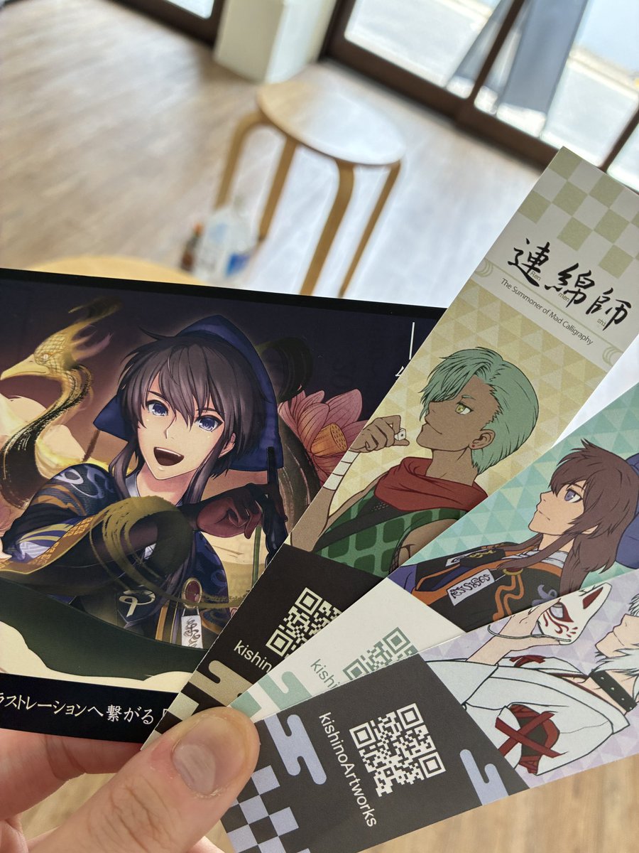 kishinoさんの個展行ってきましたー！ 壁の色が作品の雰囲気にマッチし
