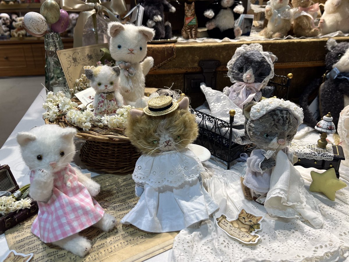 TeddyBearsClubu's tweet photo. 『ニャンダフルワールド』
本日より一般販売開始です🐈🌟

午前12時よりお電話でのご注文もお承りしております。

詳細はうめだ阪急テディベアーズクラブまでお問い合わせください。
📞06-6361-1381(代表) https://t.co/F2aEsBlEom