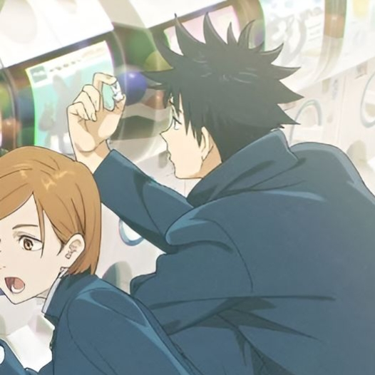 soreserenade_'s tweet photo. Megumi has a habit of staring at the items in his hands like a curious cat. my observant darling https://t.co/lIulApwQ6A