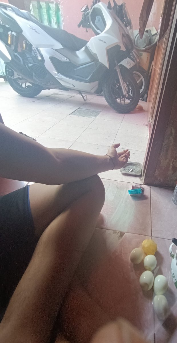 MAS_KEBOT's tweet photo. Lempengin tangan biar gak kaku https://t.co/huCozxdLGh