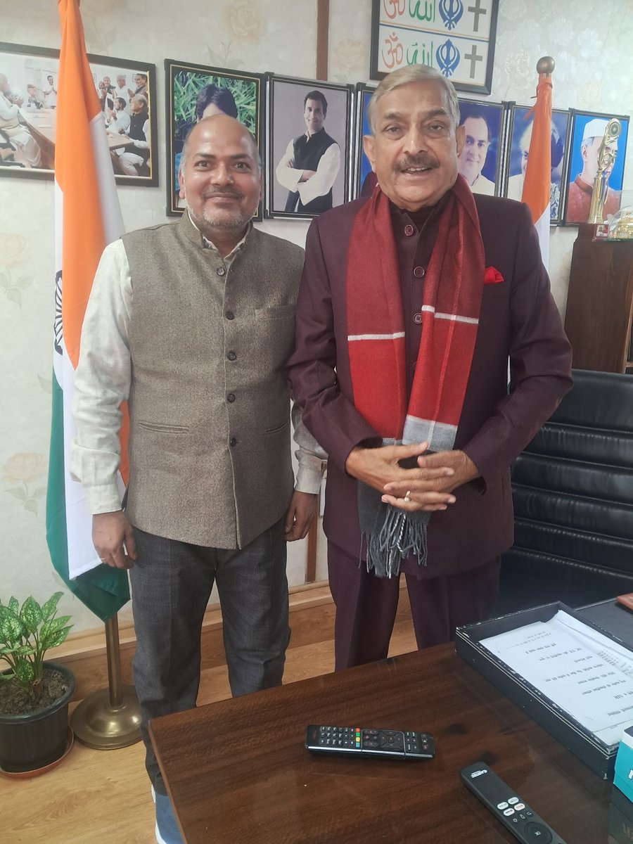 AdPradeepPandey's tweet photo. वरिष्ठ कॉंग्रेस नेता रामपुर खास से लगातार 9 बार विधायक राज्यसभा में 2 बार सांसद राज्यसभा के उपनेता धीर वीर गंभीर अतिसौम्य स्वभाव परम आदरणीय प्रमोद तिवारी जी को जन्मदिवस की कोटि-कोटि हार्दिक शुभकामनाएँ एवं अनंत मंगलकामनाएँ ईश्वर आपको चिरंजीवी बनाये. @pramodtiwari700 #pramodtiwari https://t.co/C3Tdfkkpr3