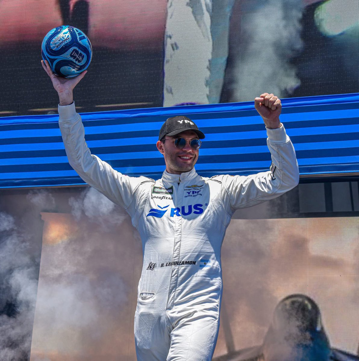 elpatogalindo's tweet photo. Gracias a desadaptados y minorías de las dos partes se ha desatado una rivalidad estúpida entre algunos Mexicanos 🇲🇽 y Argentinos 🇦🇷

Afortunadamente en el MotorSport es distinto o menos que en el Fútbol.

En 🇦🇷 se apoya y quiere a @Daniel_SuarezG  y @andresplg2 y en 🇲🇽 se apoya y quiere a @baltaleguizamon 

🇲🇽 quiere a @FranColapinto y 🇦🇷 quiere a Checo que son muy amigos 

Y así en muchas categorías.

Argentina 🇦🇷 y México somos países hermanos, en mi caso particular tengo enormes amigos Argentinos y amo ese país, su historia en el deporte y su gran legado en el automovilismo. México también tiene su historia y grandes representantes.

Yo invito a la mejor afición al
Motorsport a sumar en vez de restar.

Se les quiere mucho.
👊🏻🏁