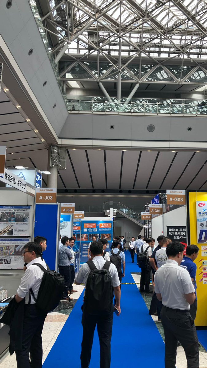 technoxfrontier's tweet photo. TECHNOFRONTIER 2026、2日目午後も「部品加工技術展」エリアがとにかく高熱量！

極小の世界に釘付け ガラスや樹脂への超微細なレーザー加工や、電気代が約半分になる中波赤外線ヒーターなど、即戦力な生産性向上アイデアが満載です！

🔗 https://t.co/AqzSlMDom9

#テクノフロンティア https://t.co/UyHfmJcGZJ