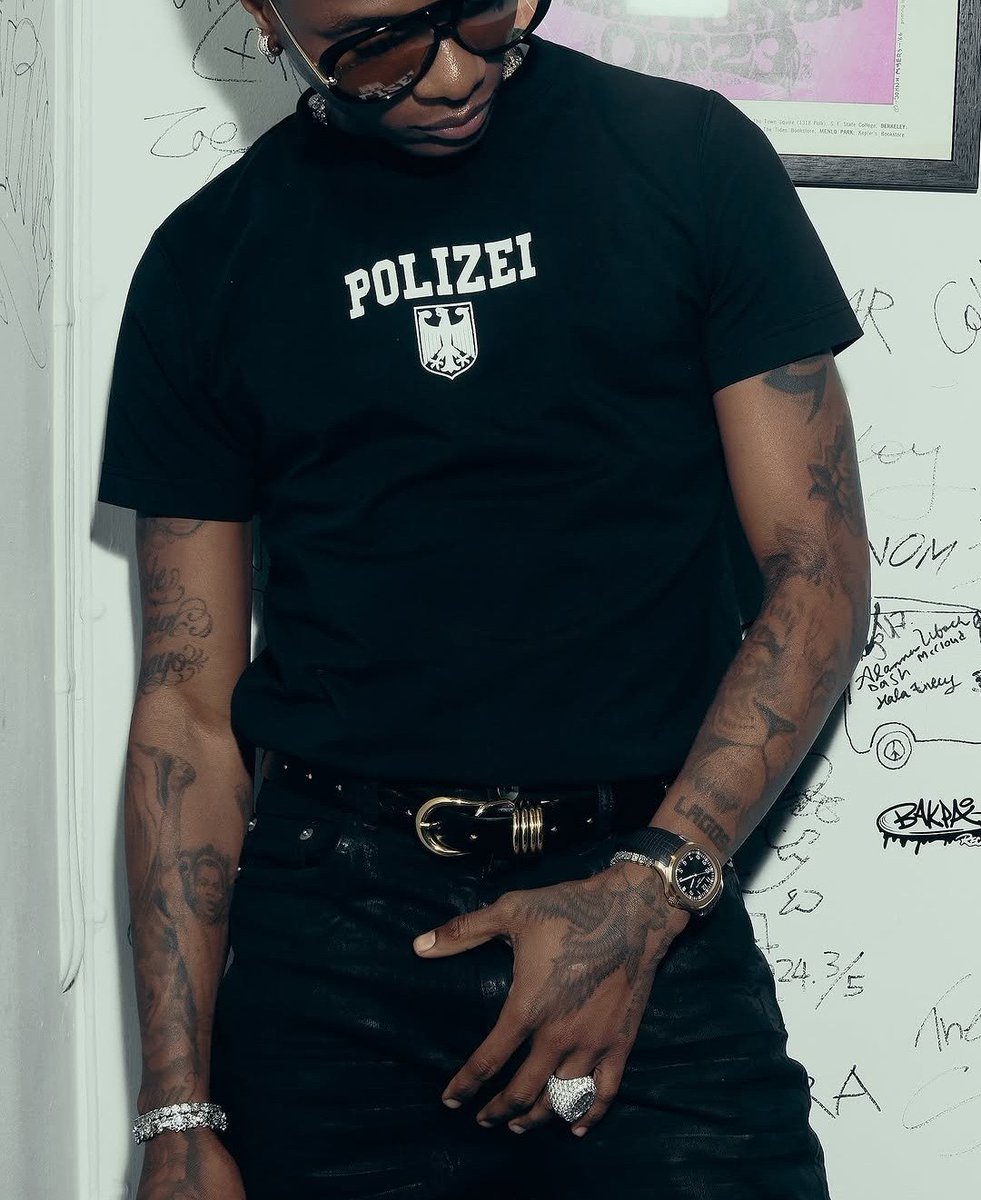 LifeofJunimill's tweet photo. HAPPY BIRTHDAY TO THE GREATEST AFRICAN ARTIST OF ALL TIME❤️🦅 https://t.co/7haz4DKE9K