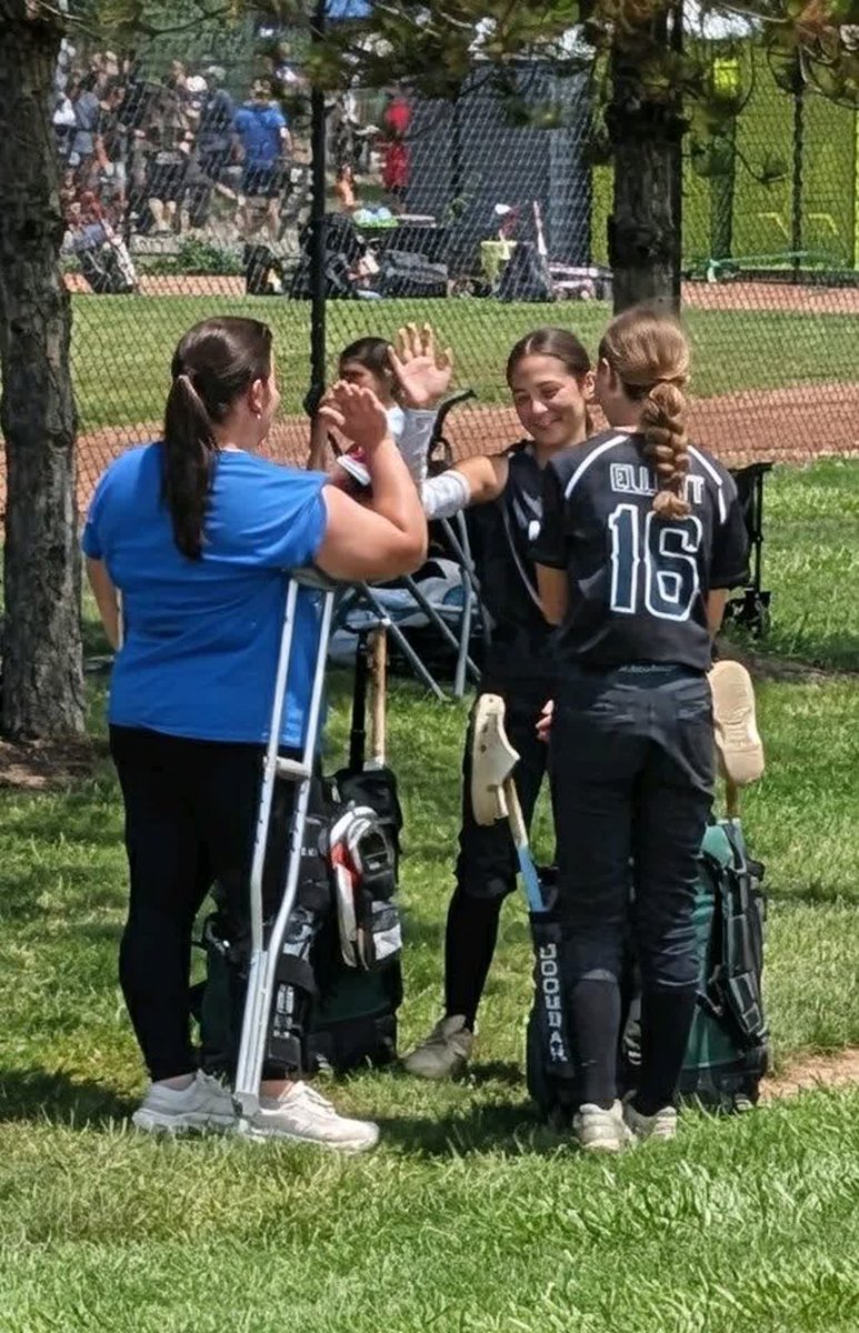 eiley_bolgiano's tweet photo. Haven't taken any pictures, but I have been working hard at PT! Officially 8 weeks post-op, got to ditch the big brace and crutches at 6 weeks, and reached full flexion and extension this week. Still have a long way to go, but now we can start to get stronger! 💪🥎🤍 https://t.co/maAhx7D4nB