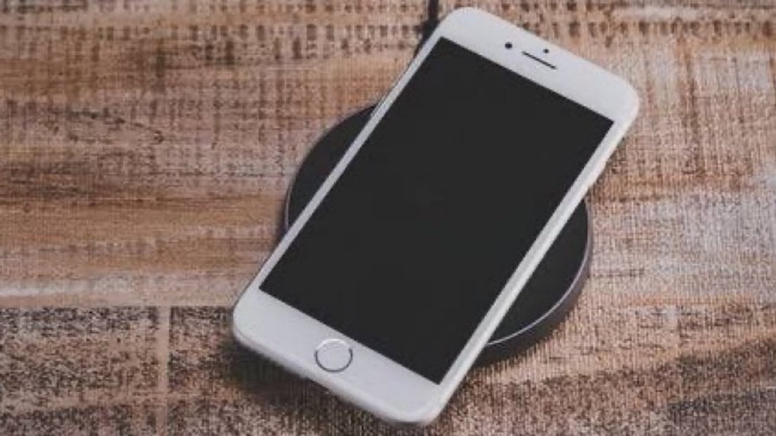 AmiriLover's tweet photo. このリプでは「スマホ｣という言葉は使えません
この機械なんて呼ぶ？ https://t.co/AQGKoMR4w9