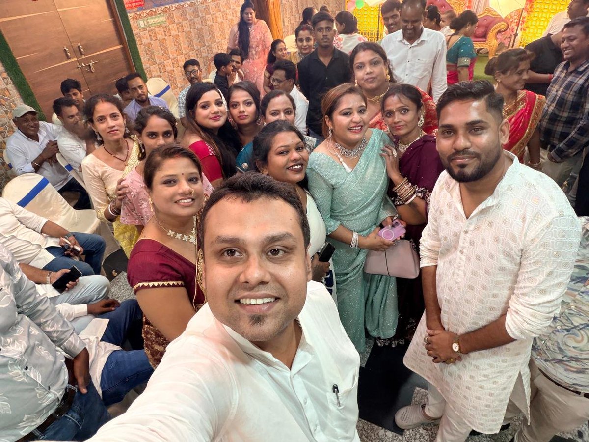 koustavcp's tweet photo. Selfie moments of the day....
#barrackporeassembly #titagarh #people #meetup #bjpWB #KoustavBagchi #selfiemoment https://t.co/2vVC4VPxCo