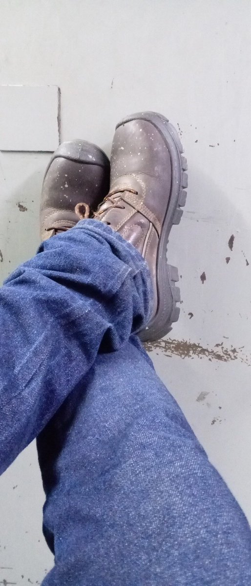DaniloK2327's tweet photo. #feetfetısh #feetlicking https://t.co/2SnyaOzES7