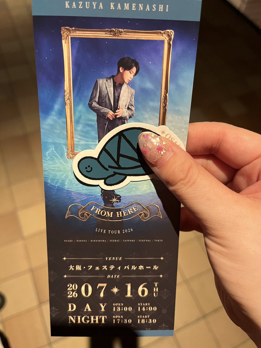 0ka2zu2ya3's tweet photo. グッズも無事買えて特典もGET✨🐢
#FROMHERE https://t.co/7ygSJ8AdLo