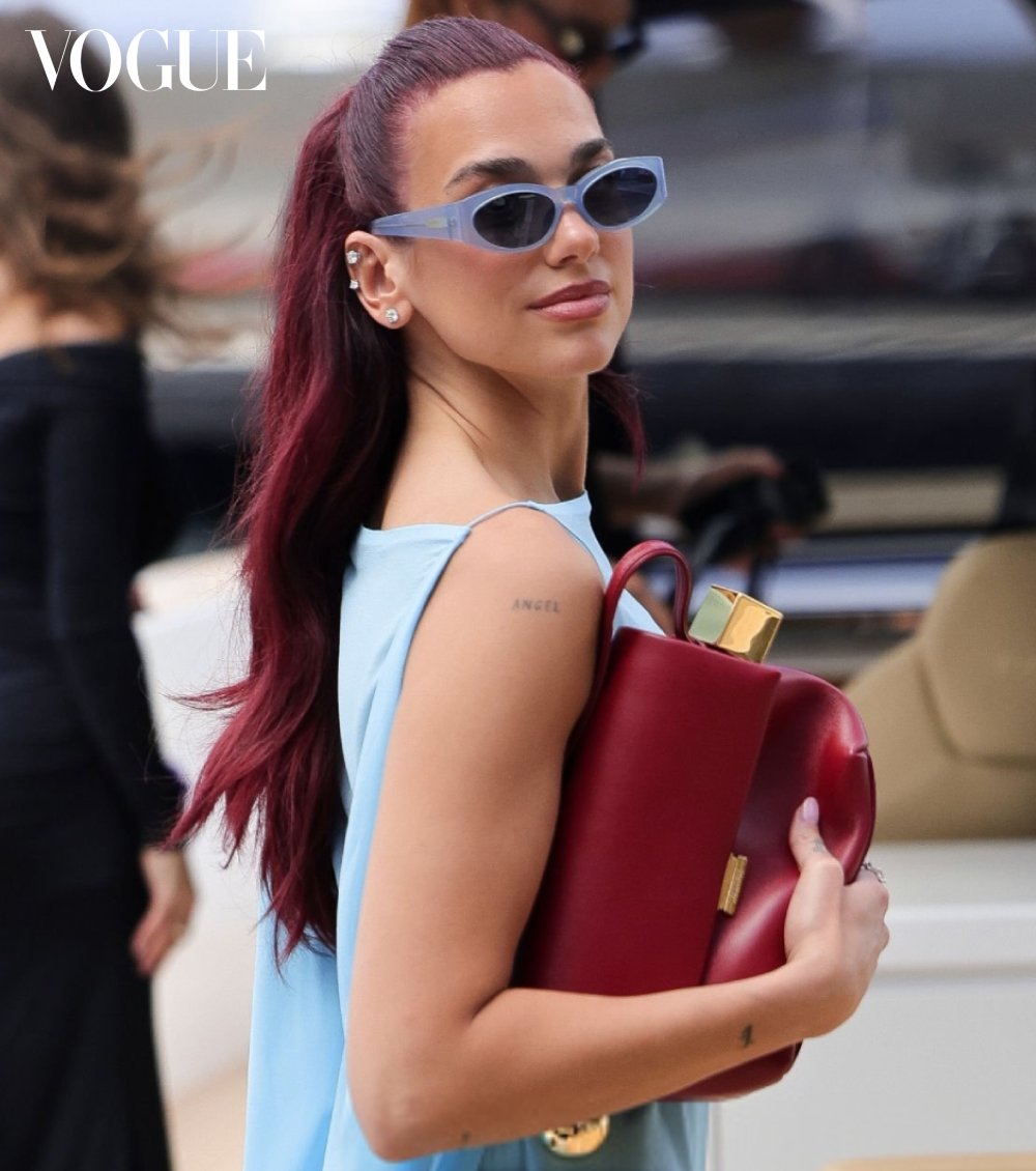 RPVogueMag's tweet photo. © #VogueMagRP › 𝗢𝗳𝗳𝗶𝗰𝗶𝗮𝗹 𝗪𝗲𝗯𝘀𝗶𝘁𝗲.
Spotted: 𝖢𝖾𝗅𝗂𝗇𝖾 𝖡𝖾𝗌𝗌𝖾𝗍𝗍𝖾 (@yslfaeri) arriving at her exclusive 𝗥𝗮𝗱𝗶𝗰𝗮𝗹 𝗢𝗽𝘁𝗶𝗺𝗶𝘀𝗺 listening party in Capri, Italy. 🫧🐚 https://t.co/sJUNr88axy