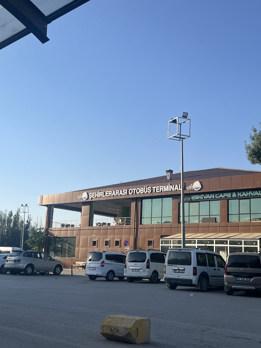 kuzulqurrt's tweet photo. Sizin oralarda hava çokmu sıcak bilmiyorum ama ben burda şuanda üşüyorum (Van) https://t.co/VPFIxQjlyV
