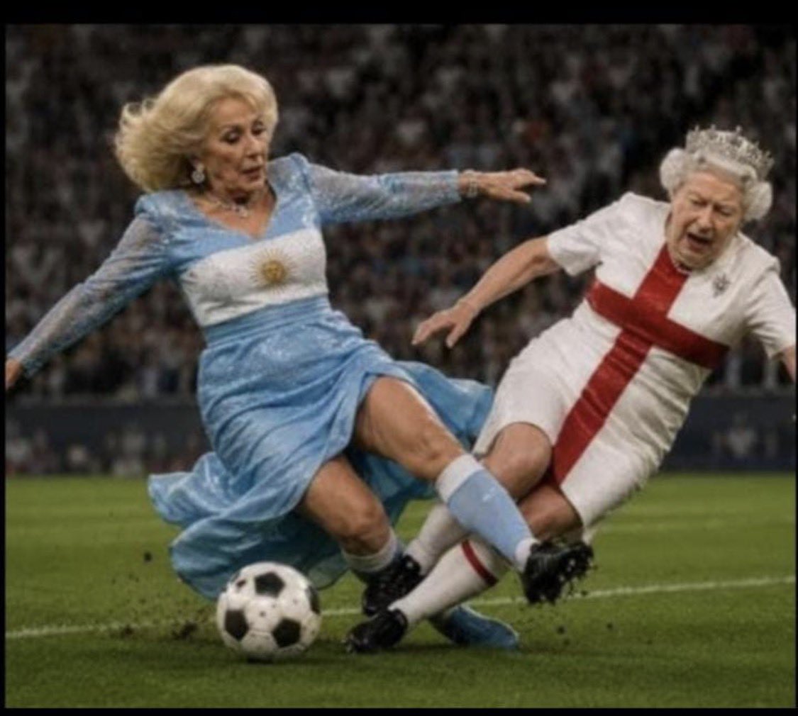 CondeyManchu's tweet photo. Amarilla para Mirtha 😂🇦🇷 https://t.co/Rrt2i0w6mB
