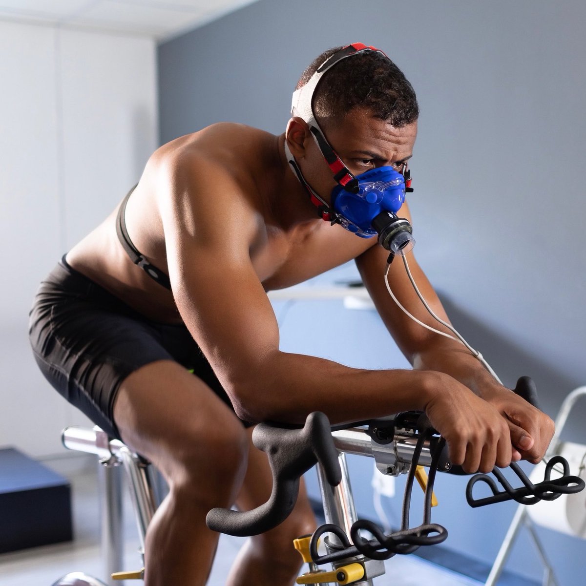 JoinLifespan's tweet photo. One of the strongest longevity signals isn't cholesterol or body weight

It's cardiorespiratory fitness

People in the highest fitness categories show 40-70% lower mortality risk than the least fit, so get moving! https://t.co/dxA2nV3ijD