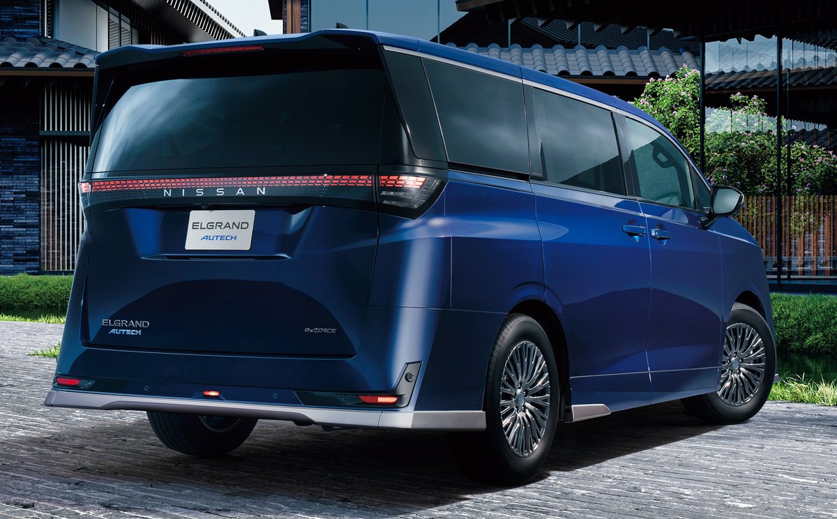 responsejp's tweet photo. 日産『エルグランド』新型、「AUTECH」や「VIP」などカスタム4モデルを発売、“おもてなし”力アップ
https://t.co/aVTj8Ac8qi

#新型車 #日産 #エルグランド #ミニバン https://t.co/PnjlOAaHXl