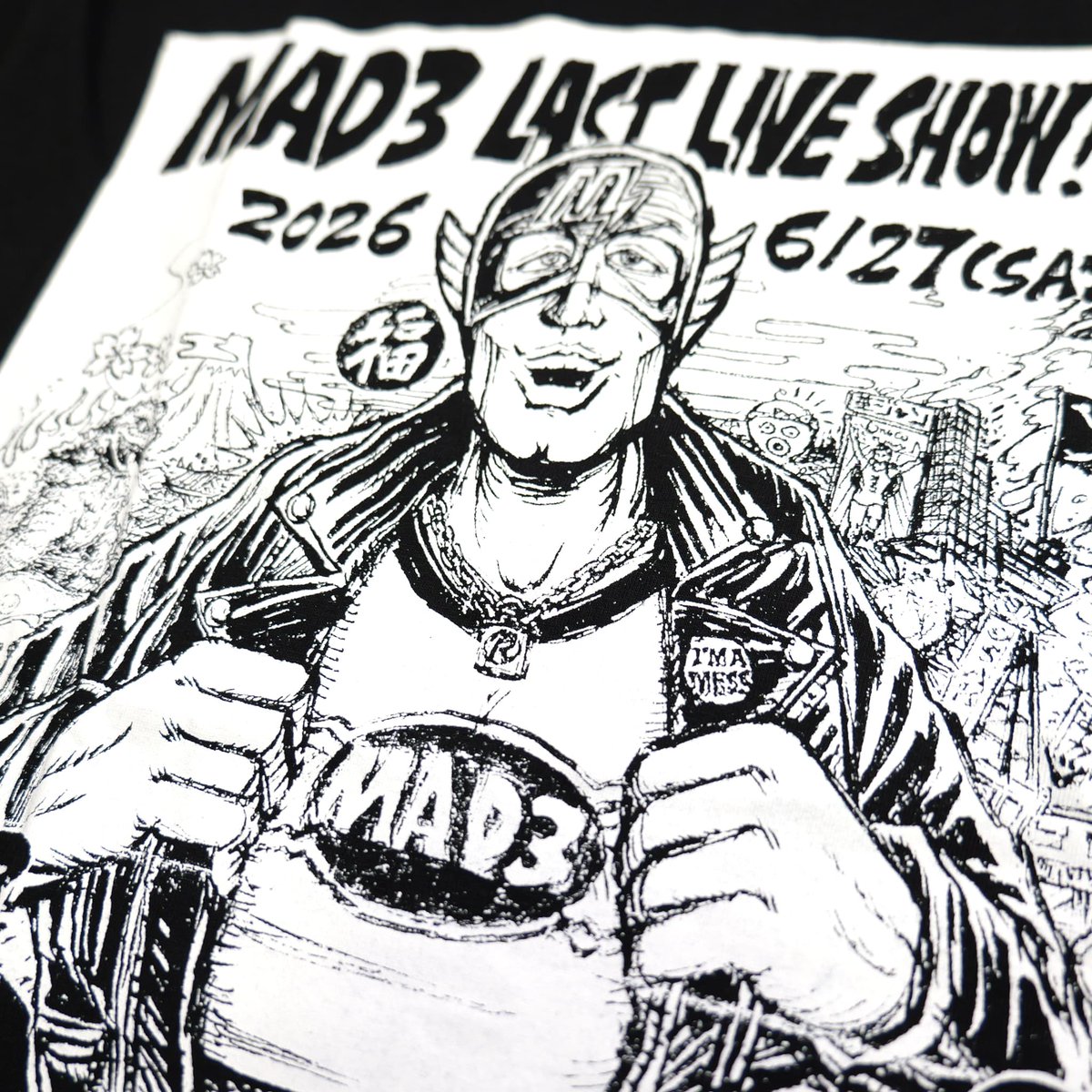 0522424666's tweet photo. MAD3 / LAST LIVE SHOW Tシャツ &amp; CANBADGE SET　入荷しました！

伝説の夜「MAD3 LAST LIVE SHOW」の日に完売となった限定販売数89枚のMemorial Teeの再販です！
缶バッジとセット商品です！
イラストデザインは盟友オノチン画伯！

商品紹介ページはこちら↓
https://t.co/v3IfPS1IU9 https://t.co/t4xfGRSUO5