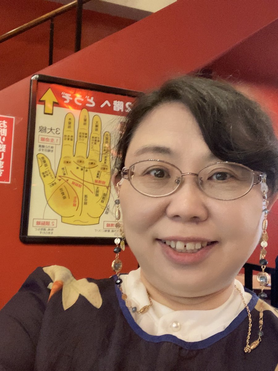 m_yamabuki's tweet photo. 【お知らせ】

横浜中華街「占い老上海」は、7月末をもちまして出演を終了することになりました。

個人鑑定や占い講座など、自分自身の活動により力を入れていきたいと考えたためです。

老上海では長らく多くのお客様とのご縁をいただきました。
心より感謝しております。

7月の出演はあと2日になります。

・7/17　11:00〜17:00
・7/19　11:00〜19:00

「最後に行こうかな」と思ってくださる方がいらっしゃいましたら、とても嬉しいです。

https://t.co/FdlnZf3Nrw