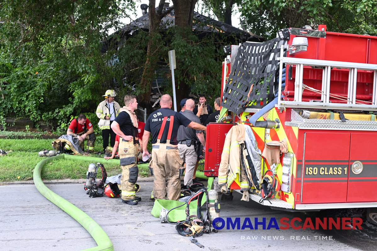 omaha_scanner's tweet photo. 📸: Around 11:40am Omaha Fire responded to a detached garage fire in the area of N 47th and Bedford Ave. The response was upgraded due to multiple explosions occurring on scene. One male civilian was transported by M25 Code 3 Trauma to Nebraska Med with burns all over his body. https://t.co/kHEpvA19Gd