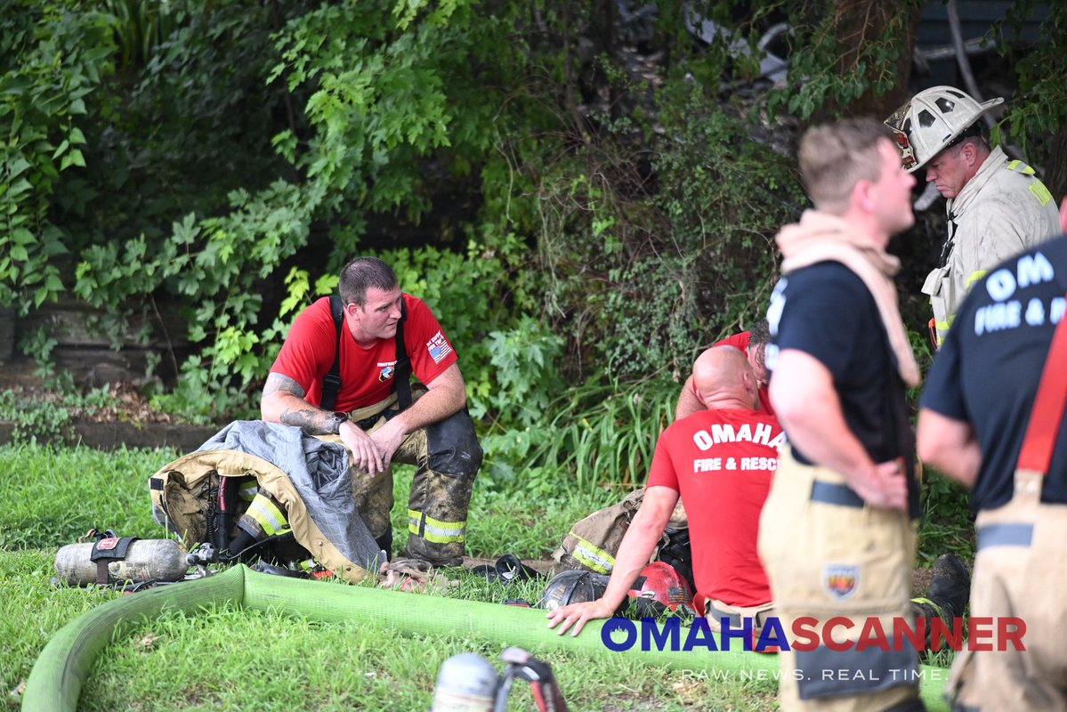 omaha_scanner's tweet photo. 📸: Around 11:40am Omaha Fire responded to a detached garage fire in the area of N 47th and Bedford Ave. The response was upgraded due to multiple explosions occurring on scene. One male civilian was transported by M25 Code 3 Trauma to Nebraska Med with burns all over his body. https://t.co/kHEpvA19Gd