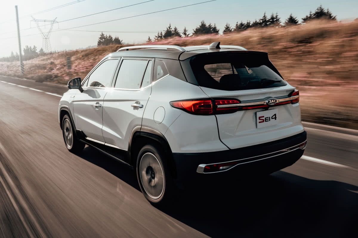 Radrxi19's tweet photo. Specs ⚙️
• Engine: 1.5L Turbocharged 4-cylinder
• Power: 147 hp
• Torque: 210 Nm
• Transmission: CVT Automatic
• Drivetrain: Front-Wheel Drive (FWD)
  Don’t forget to like and comment! 🙌🏼
#JAC #JACS4 https://t.co/GKaGSYaIvW