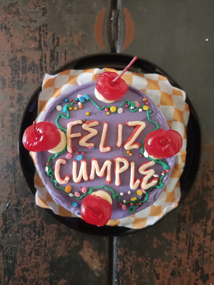 _Revelat's tweet photo. ya que andamos en eso, este fue mi mini pastel 2025 (en este año no pude celebrar mi cumple :( ) y en el 2024 fue el de Bae https://t.co/oqF9R0CCVP
