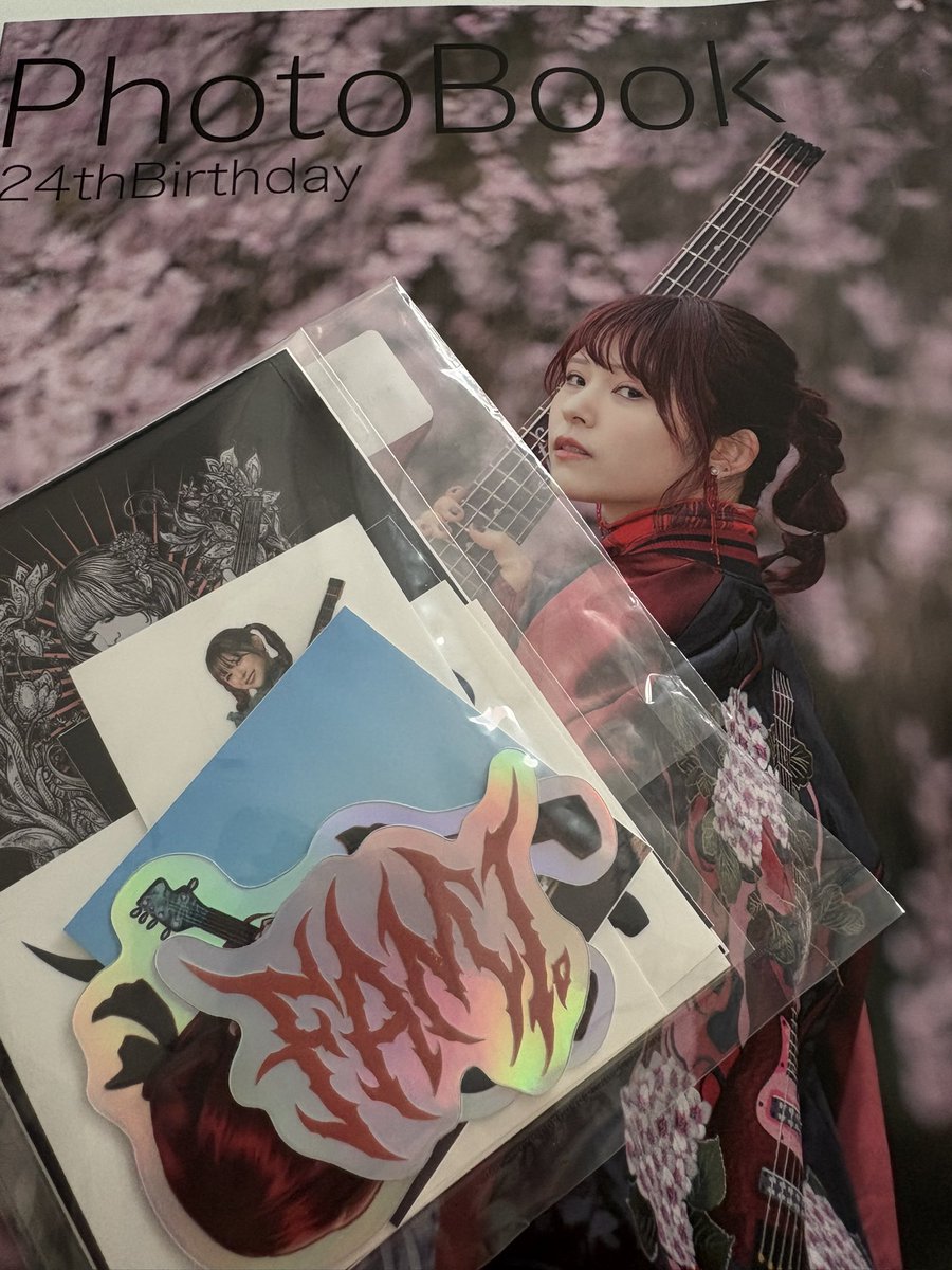 Fami #LOVEBITES Famiっ子グッズ到着🤘
