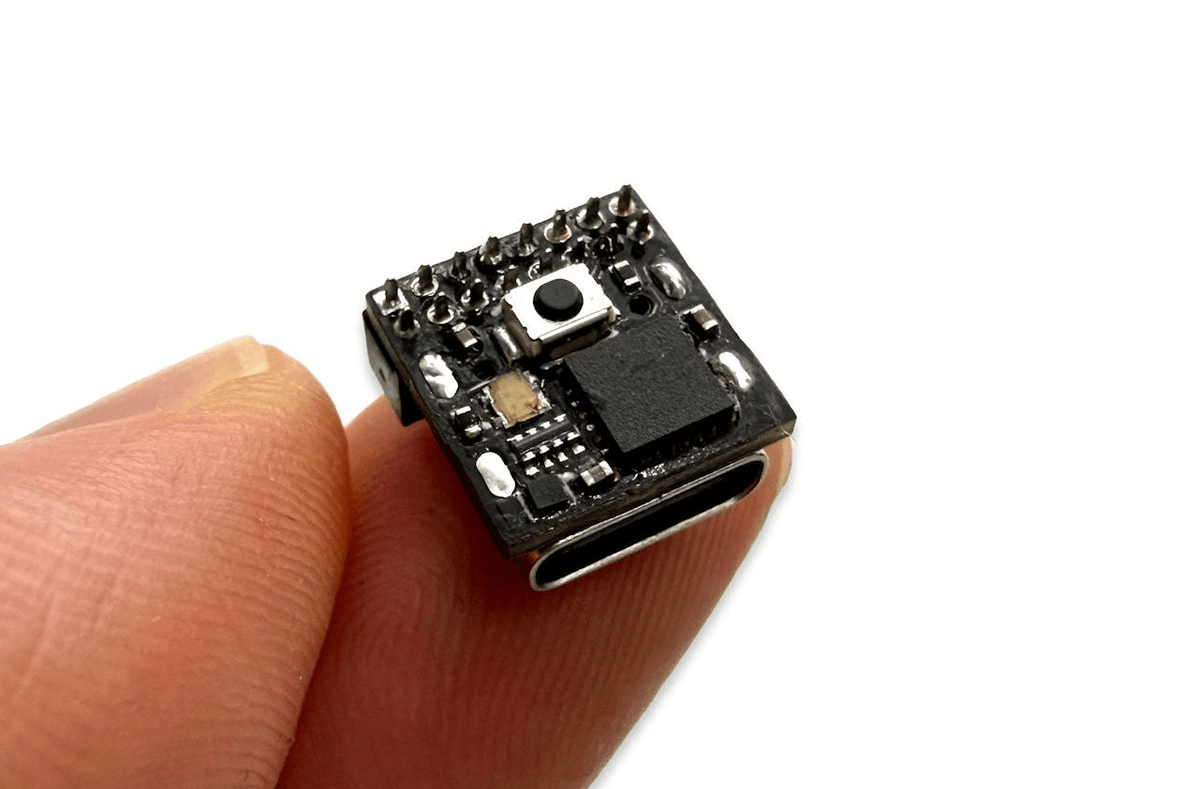 dfrobotcn's tweet photo. The tiny-board arms race has a new champ: Moddo's Pinch packs a 48 MHz Cortex-M0+, native USB-C, an RGB LED, and 12 GPIOs into 10.9 × 10.5 mm — claimed to be the world's smallest 32-bit Arduino-compatible board. $15.90 for the kit, shipping September.

The catch: 1.27 mm pitch headers. At what point does a board get too small to actually solder?

Via @cnxsoft: https://t.co/i5d7jzm1OU

#Arduino