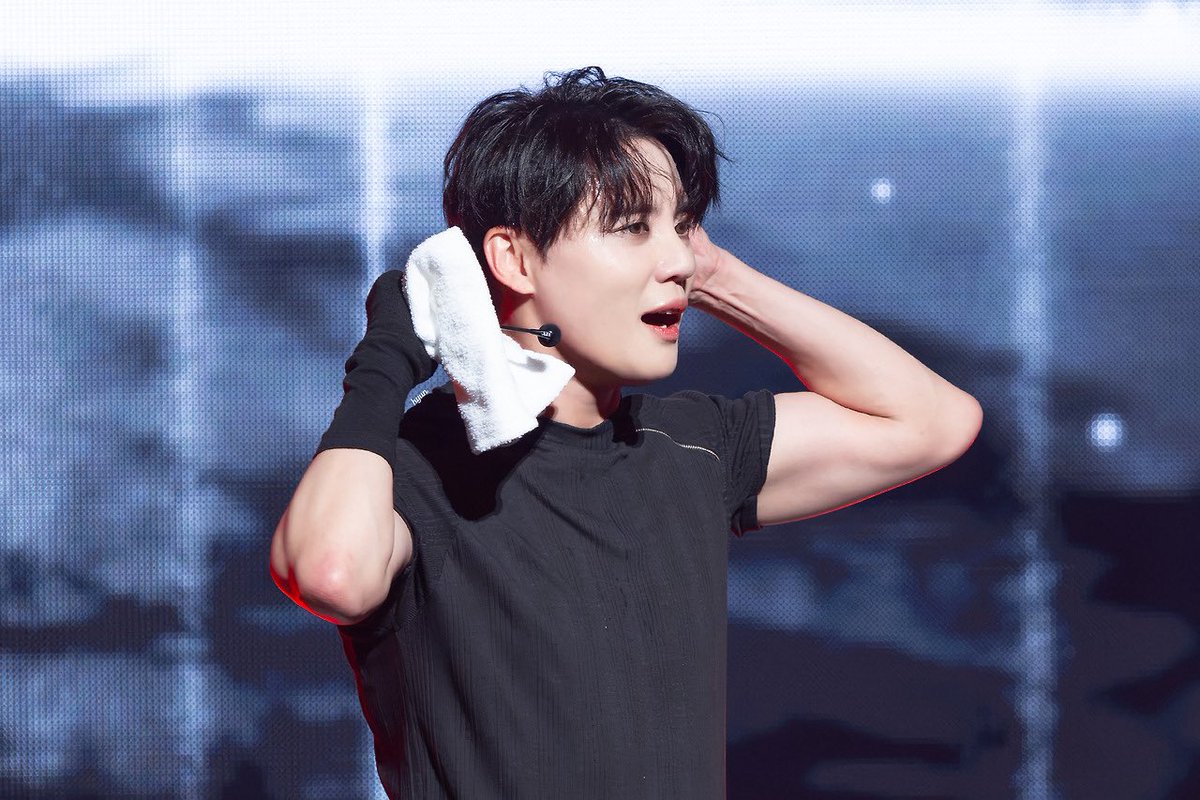 xhomagea's tweet photo. 야르….🤤🤤🤤🤤 https://t.co/mim4Lyn2bf