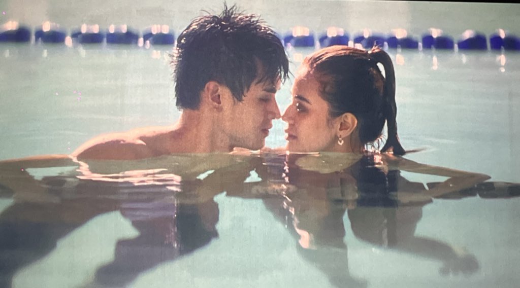 Densetsu_27's tweet photo. WHEN I SAY THEIR ON-SCREEN CHEMISTRY IS TOTALLY DIFFERENT FROM ANYONE ELSE, THIS IS EXACTLY WHAT I MEAN!!!! AND YES, I'LL SAY IT AGAIN TANGI*** ANDITO PA RIN AKO!!!

#TeamLavan
#TeamLA 
#LYSB https://t.co/5DjK7CxoLR