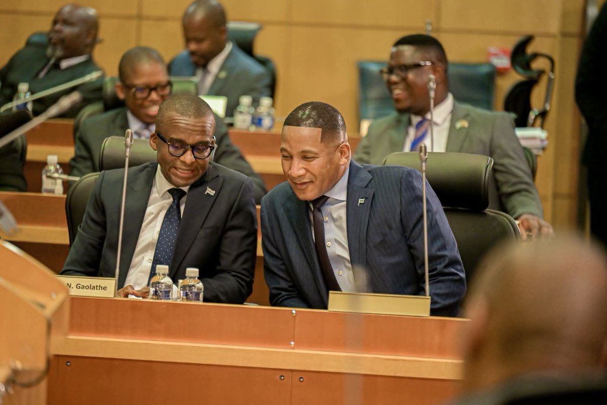 KamsZizi's tweet photo. Dear!
@Ndaba_Gaolathe @BWPresidency @Official_UDC_Bw

Batswana hardly complains, they exercise patience mostly, disguising it as "Botho"

Gompieno, No!! They can't take it... Ba batategile😤💔

A drastic change needs to take place 🙏, We losing Lil hope we held onto🥲. https://t.co/T6yRedIowF
