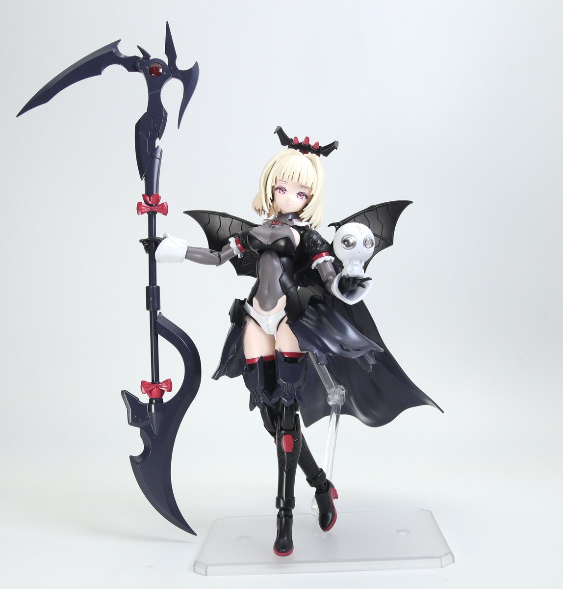 f_f_e's tweet photo. メイ•レムルス

物騒な見た目とは裏腹に心優しい冥界の使者（死神）。
いつも持ち歩いているドクロは冥界へと繋がっており上司から毎日のようにノルマの催促がきているらしい…

「魔王さまぁ〜やっぱりやらなきゃダメですか🥺」

#二大フェチ30MS総選挙 
#キュート派 https://t.co/Fzmjf5Ti6E