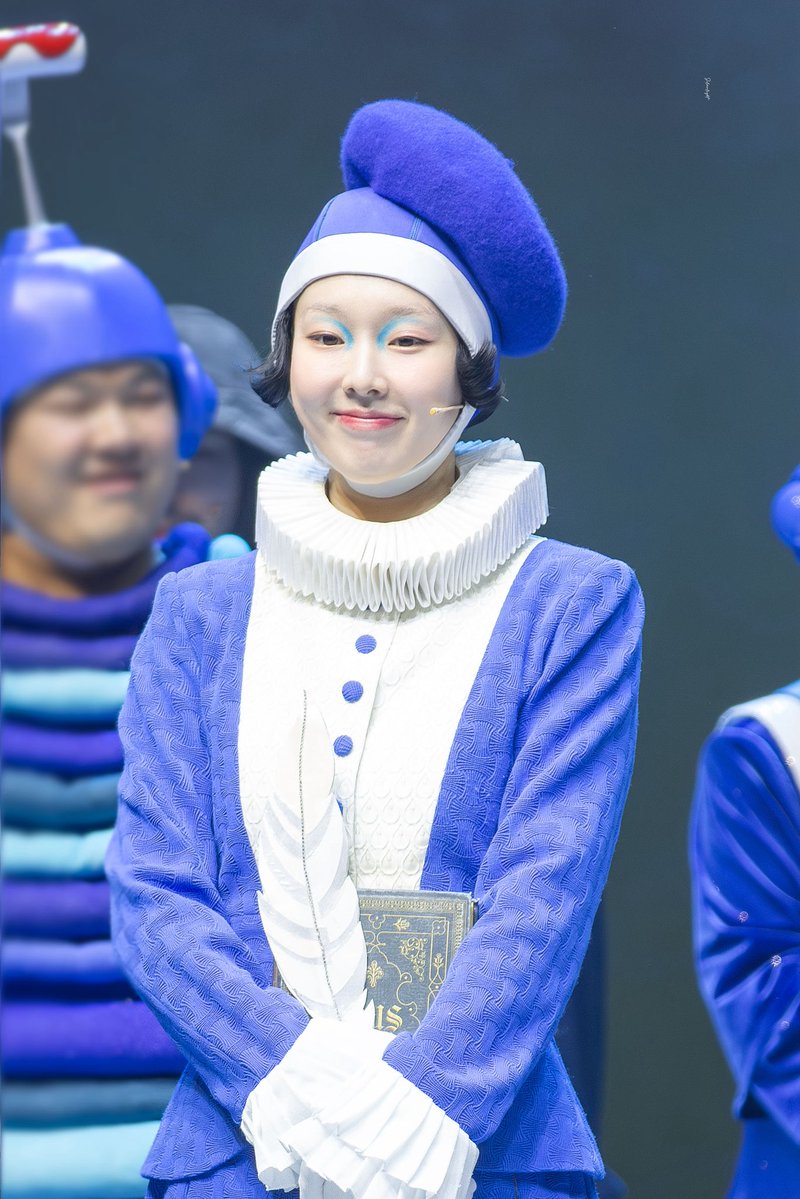 SL__PIC's tweet photo. 260714 뮤지컬 유미의세포들 | 커튼콜

자린고비&amp;작가 세포 | #연지현

📝 https://t.co/Zwxgmaby9o