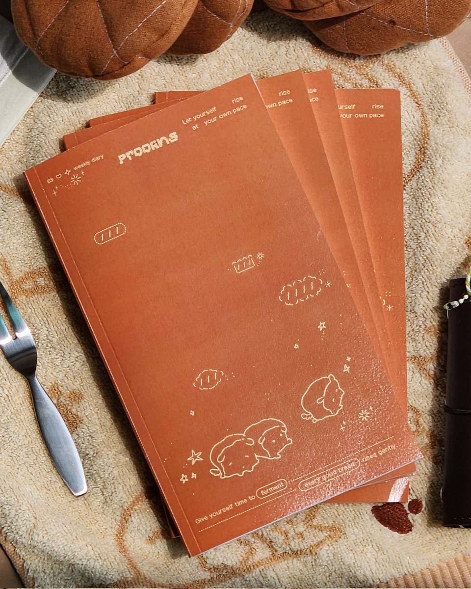 DL_yoda's tweet photo. 다이어리 샘플 실물 공개~°*

노릇노릇 잘 구워진 빵 다이어리...🤎
🍞
🥐
🥖 https://t.co/jTL0oOtU66