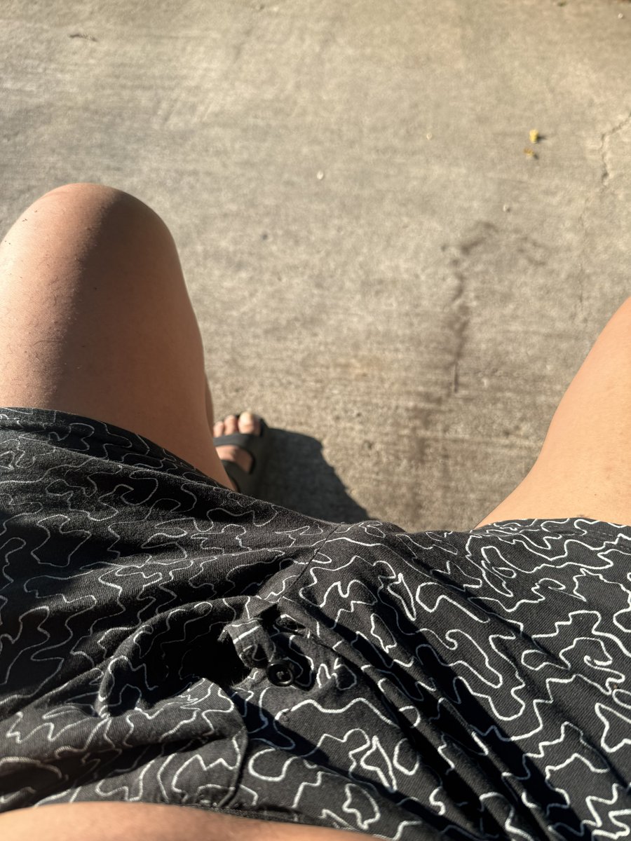 88anchorage's tweet photo. This and a joint. Does your dick head get sun? It should. https://t.co/EVUnDslRoJ