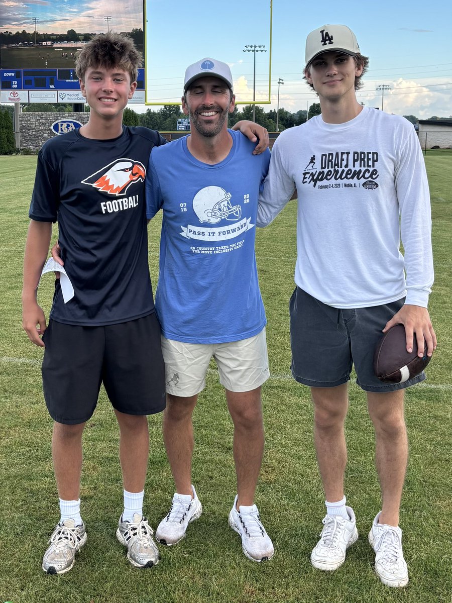 KylePagach's tweet photo. Great day with @LukePagachQB, @CodyPagach and @QBC_Nashville supporting MOVE Inclusive Dance. #PassItForward https://t.co/fPRlH5SlkH