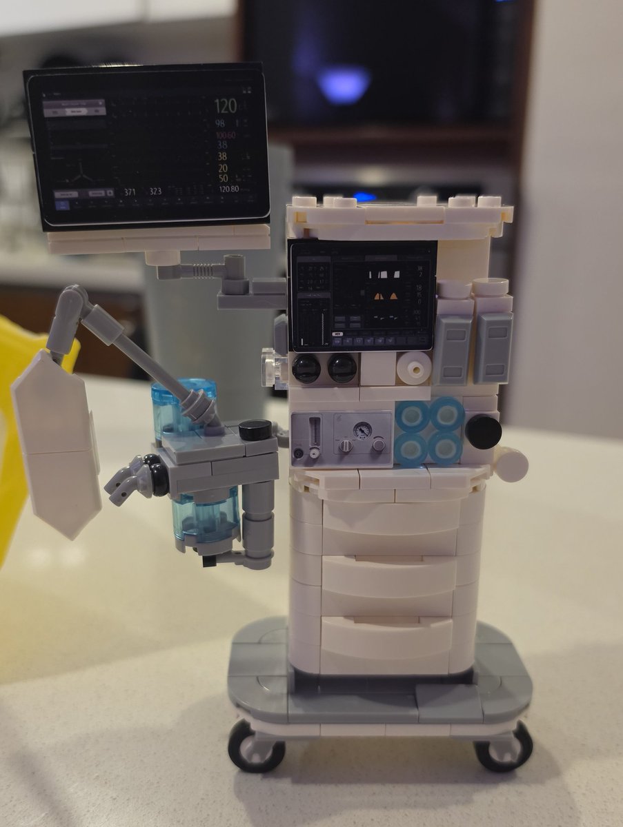 DrPokeAnestesia's tweet photo. Hice mi máquina de Anestesia de Lego, todos me la pelan 😌❤️🔥

No tengo pruebas, pero tampoco dudas... https://t.co/qTQJksYEWr
