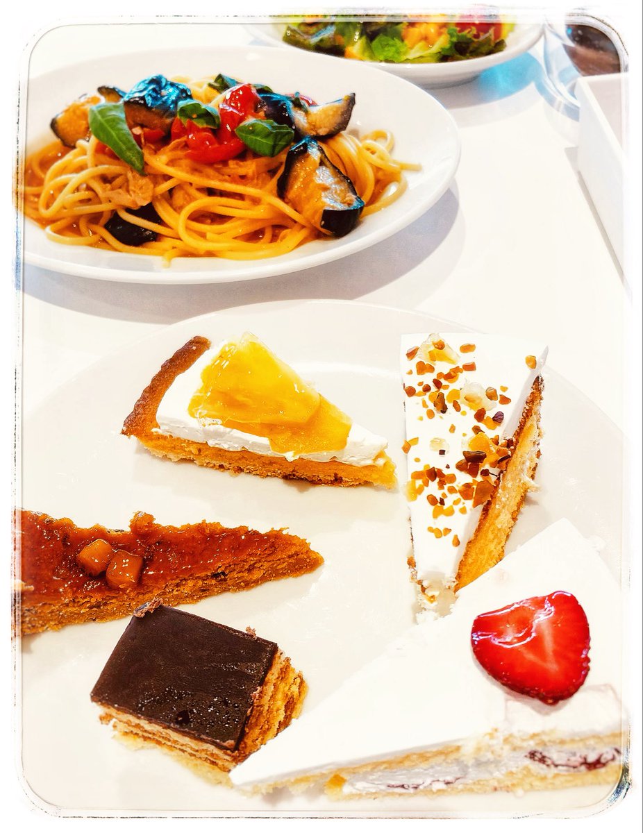 romanfss437's tweet photo. スイーツパラダイス上野マルイ店で
ケーキ食べに行った〜🍰✨

サマーフェア開催中で夏スイーツが
提供されてます〜
爽やかな味わいでとても食べやすい3皿以上は軽くいけた！！

お気に入りはミルクのアロエヨーグルトゼリー！！
ミルク濃厚！アロエの食感面白くて沢山ペロリした〜👍✨

#スイパラ https://t.co/gBiZUiWDTp