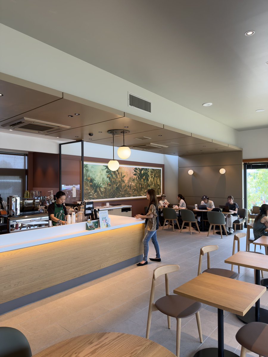 Interlightweet's tweet photo. スタバ三重
桑名大仲新田店 https://t.co/4wHuO57pAo