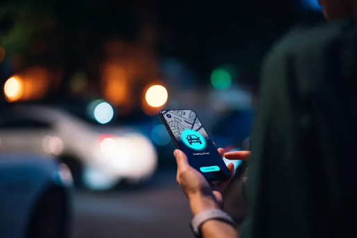 yindingxin1's tweet photo. ⚠️ Domestic ride-hailing is saturated, leaving thousands of 3-year-old NEVs stranded in yards.
💰 Exporting these cars yields rental profits 2-3x higher than in China. Work &amp; Pay makes driving affordable in new markets
💡 What's domestic overcapacity is an overseas growth engine. https://t.co/Lj41HL4Sj4