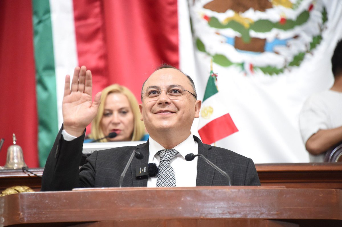 VillanuevaVa_'s tweet photo. Aprobamos un punto de acuerdo para exhortar a la Alcaldía de #Coyoacán para que de seguimiento a la inspección técnica de 2023 y se coordine con la @SGIRPC_CDMX para realizar trabajos urgentes de mitigación de riesgos en el talud que rodea la UH La Cantera. https://t.co/dHXQ1Z32sN