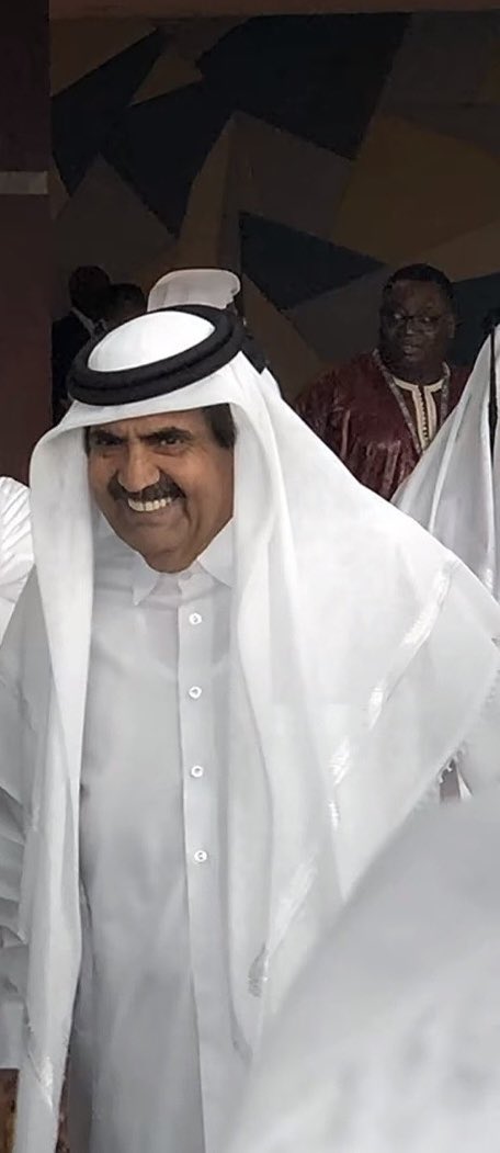 kingdoom_star's tweet photo. رحم الله صاحب السمو أمير قطر السابق الشيخ #حمد_بن_خليفة_آل_ثاني باني نهضتها وتسارعها للعالم والانجازات الاقتصادية والتطور الحكومي  ويعتبر هو مهندس استضافة قطر لكاس العالم 2022 حيث انها اول بلد عربي تنظم البطولة رحمه الله كان اب لصغير اخ للكبير ،،  هم الكبار يرحلون ولهم بصمة تبقى. https://t.co/ZUOjwr8go2