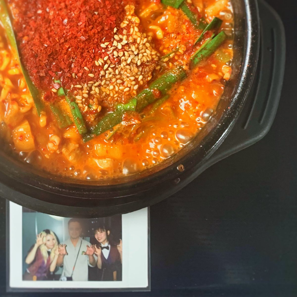 kakipwasab's tweet photo. 月ココちゃん、お店で食べる辛ラーメンだよ。
細心の注意を払っても白シャツに飛ぶよ。

#月ノウサギ #ココ・パーティン・ココ https://t.co/J1RU8Hb1T3
