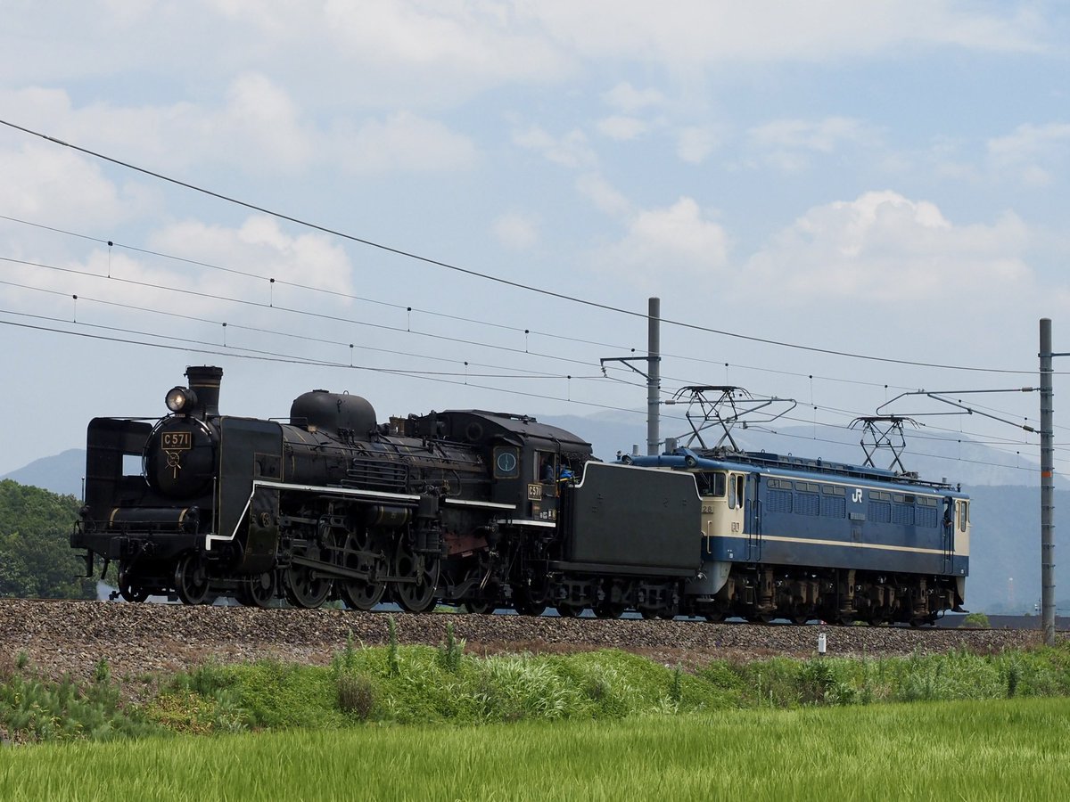 kd_5249's tweet photo. 2026.7.16
試9291レ
C57-1梅小路出場試運転
C57-1[梅]+EF65-1128[関]
田村〜長浜間にて
試運転をやるとのことで名鉄甲種から転戦
煙は出てなかったけど湖北路を走る貴婦人を見ることが出来て嬉しいです。 https://t.co/gMaEB0FLfc
