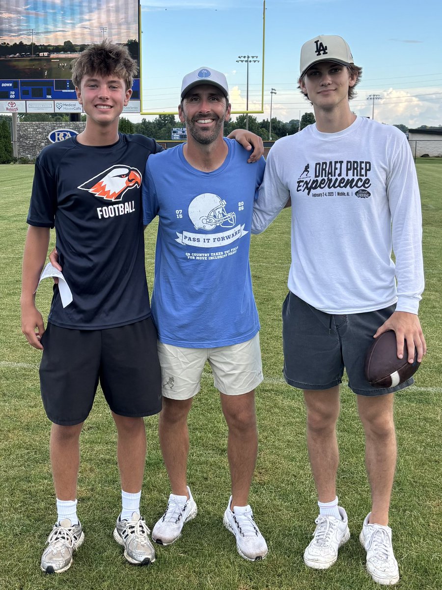 KylePagach's tweet photo. Great day with @LukePagachQB, @CodyPagach and @QBC_Nashville supporting MOVE Inclusive Dance. #PassItForward https://t.co/kGOmAr5nDV