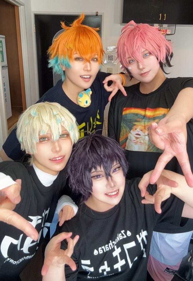 yukishita032's tweet photo. 最強エンス達とコスパフォでます💃🕺
東の厨二病なので(?)この衣装ではないです🎶🎶🎶🎶🎶🎶 https://t.co/HE71BXIruA