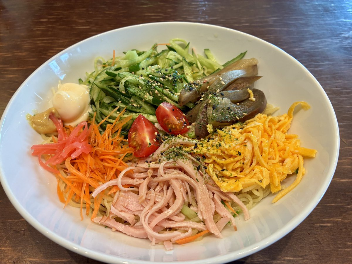 toroneko1122's tweet photo. ランチは冷やし中華
（スガキヤ　生　冷やしラーメン）
この味が冷やし中華の味、と思っている中部人も少なくないはず。 https://t.co/g49NjrKvCR