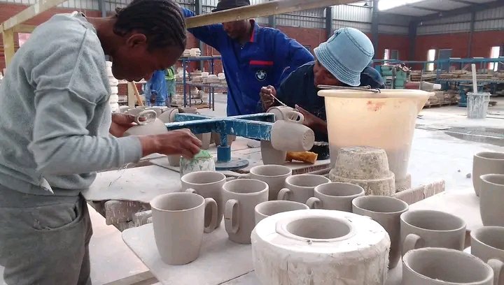 MduduziMats's tweet photo. Industrialise South Africa 🇿🇦 https://t.co/jvkl9mThMq